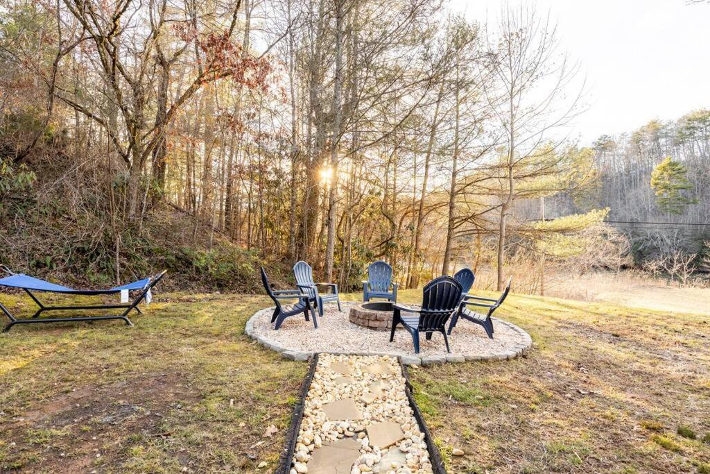 Riverside Relaxer W/Hot Tub+Fire Pit +Wifi & View Franklin Kültér fotó